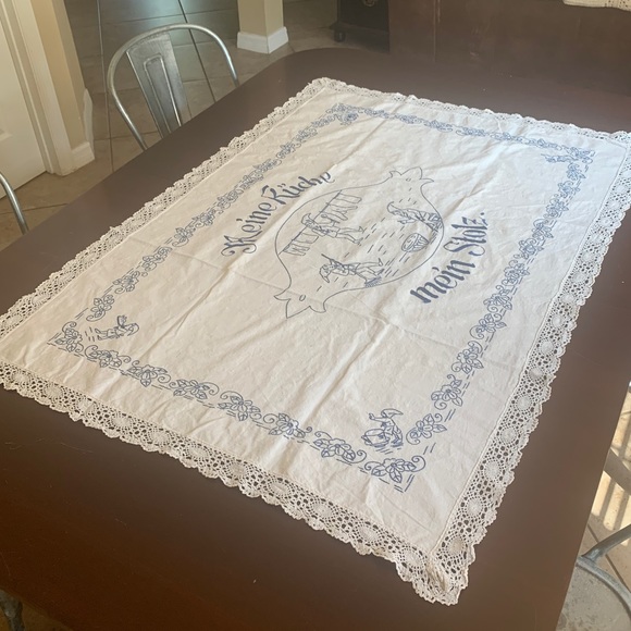 Vintage German Embroidered Lace Tablecloth - Picture 15 of 15